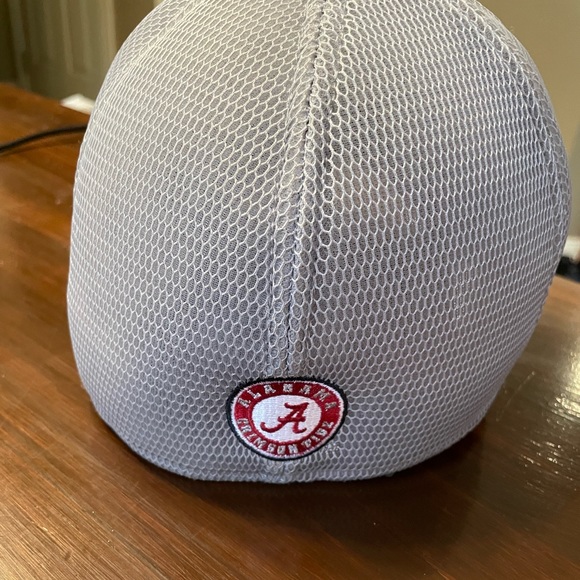 New Era Alabama 39Thirty Fitted Hat, Gray and Crimson, size Small/Medium - Picture 4 of 5